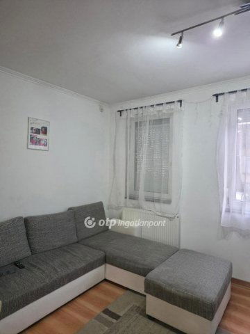 Eladó téglalakás, Egerben 76.5 M Ft, 1+2 szobás