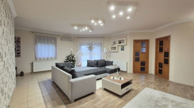 Eladó családi ház, Kecskeméten 89 M Ft, 4 szobás