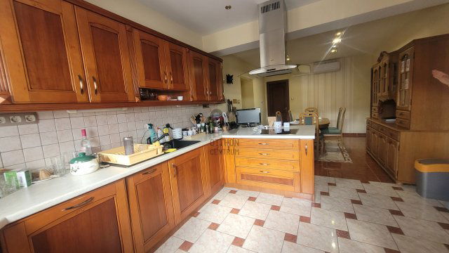 Eladó családi ház, Kecskéden 154.9 M Ft, 5 szobás