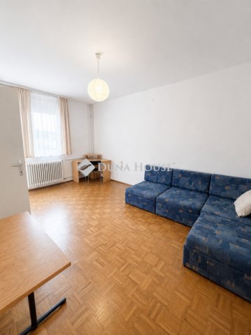 Eladó téglalakás, Veszprémben 44.9 M Ft, 1 szobás