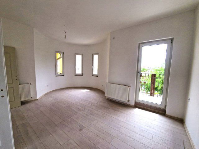 Eladó téglalakás, Szolnokon 49.9 M Ft, 2 szobás
