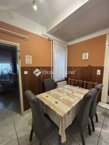 Eladó családi ház, Vecsésen 86.9 M Ft, 4 szobás