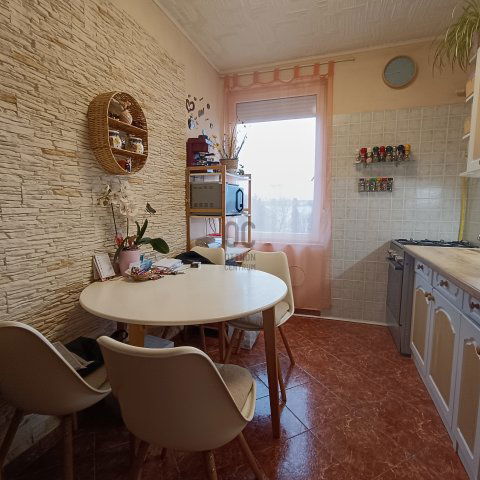 Eladó téglalakás, Nagykanizsán 19.9 M Ft, 1 szobás