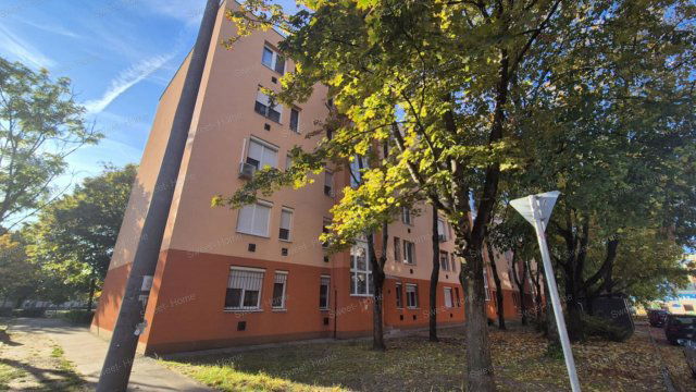 Eladó téglalakás, Kecskeméten 43 M Ft, 2 szobás