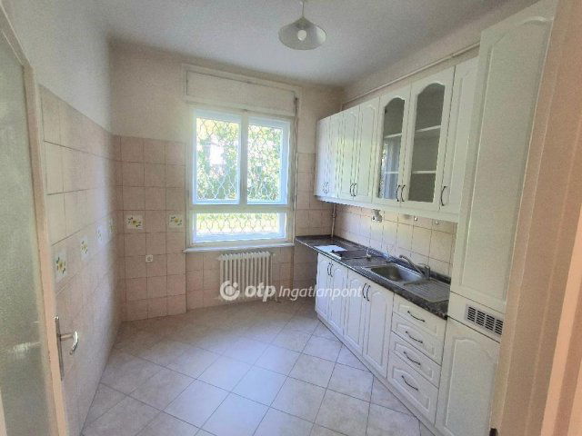Eladó téglalakás, Budapesten, II. kerületben 164.5 M Ft
