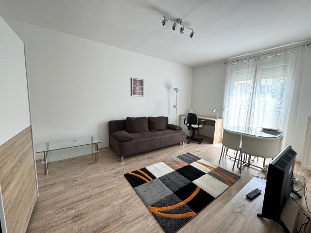 Eladó panellakás, Pécsett, Magyar Lajos utcában 43.5 M Ft