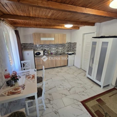 Eladó nyaraló, Cserkeszőlőn 19.5 M Ft, 1 szobás