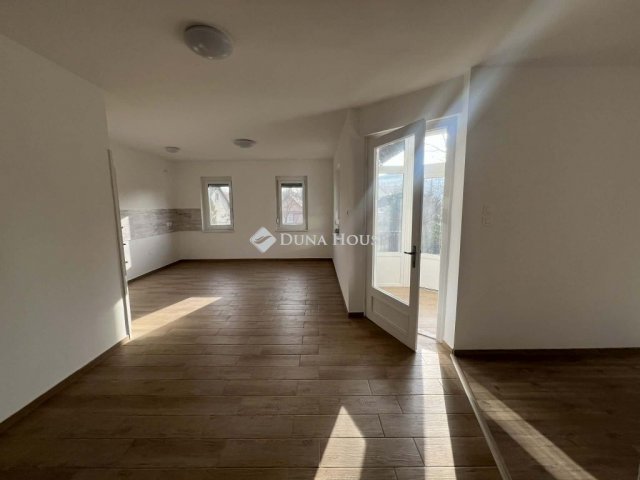 Eladó családi ház, Jászberényben 84.9 M Ft, 4 szobás