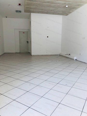 Kiadó üzlethelyiség, Szolnokon 277 E Ft / hó, 1 szobás