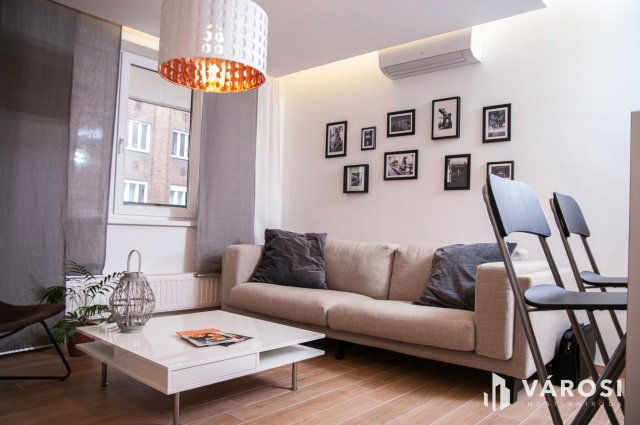 Eladó téglalakás, Budapesten, VII. kerületben 109 M Ft