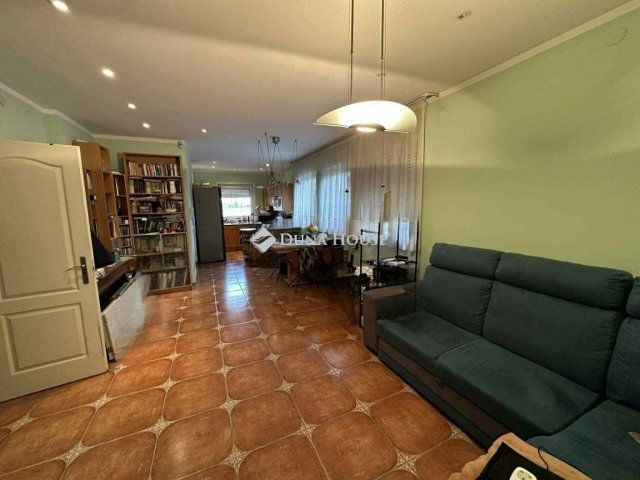 Eladó családi ház, Budaörsön 160 M Ft, 5+1 szobás