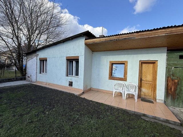 Eladó családi ház, Szentendrén 44.9 M Ft, 2 szobás