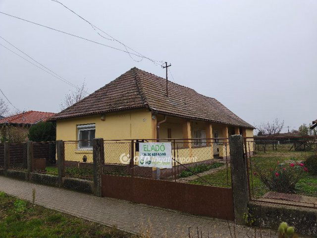 Eladó családi ház, Iváncsán 34.5 M Ft, 2+1 szobás