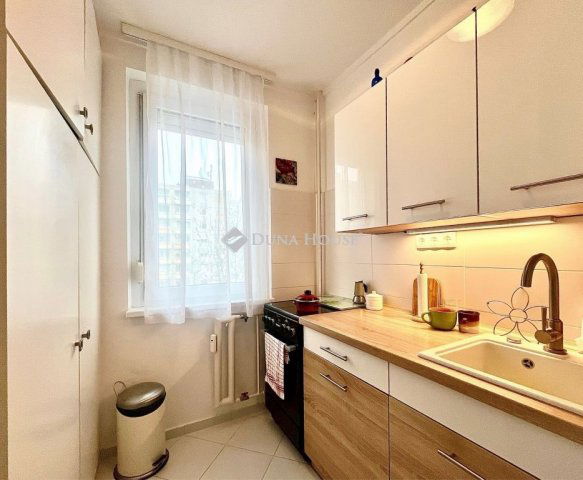 Eladó panellakás, Budapesten, XI. kerületben 66 M Ft, 1+1 szobás