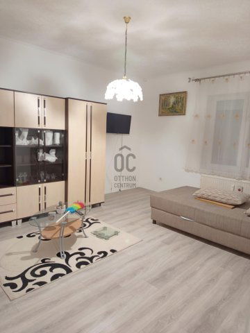 Eladó téglalakás, Oroszlányban 28 M Ft, 1 szobás