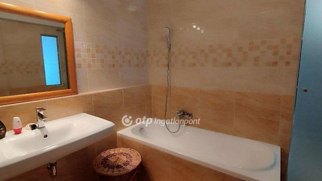 Eladó panellakás, Budapesten, IV. kerületben 76.9 M Ft, 2 szobás