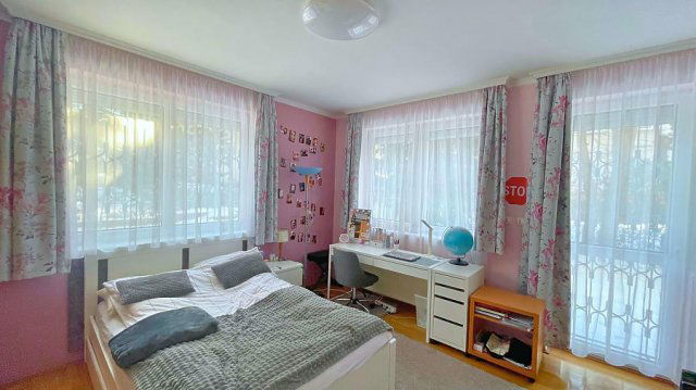 Eladó téglalakás, Budapesten, XII. kerületben 165 M Ft