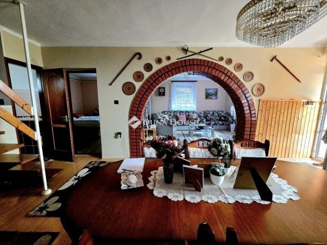 Eladó családi ház, Kővágószőlősön 82.9 M Ft, 4+2 szobás