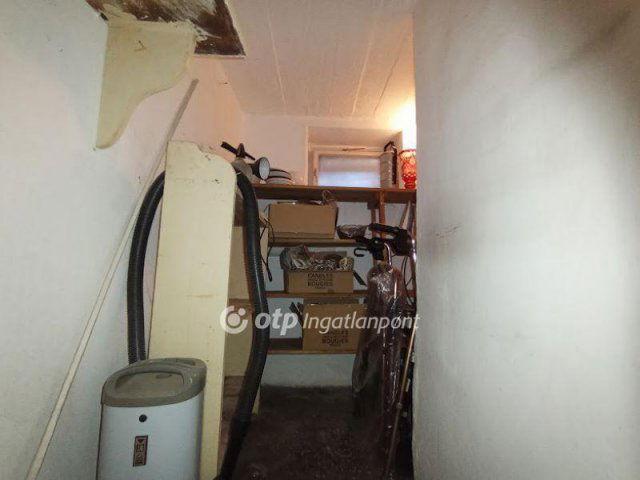 Eladó téglalakás, Gyöngyösön 29.5 M Ft, 1+1 szobás