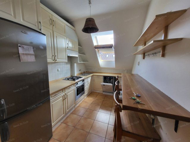 Kiadó téglalakás, albérlet, Győrött 220 E Ft / hó, 3 szobás