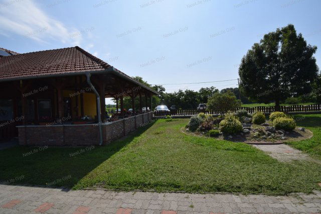 Eladó hotel, Győrött 414 M Ft, 12 szobás / költözzbe.hu
