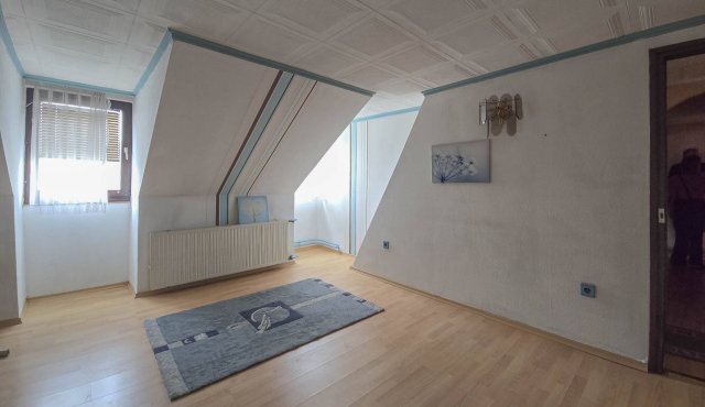 Eladó családi ház, Sopronban 91.9 M Ft, 6 szobás