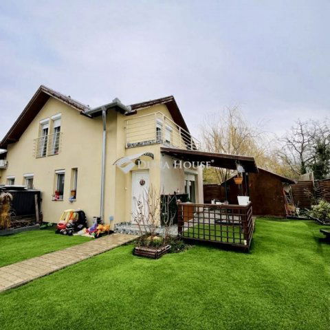 Eladó téglalakás, Gyömrőn 104.9 M Ft, 4 szobás