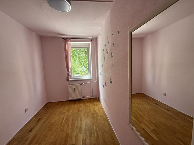Eladó panellakás, Budapesten, III. kerületben 62.9 M Ft