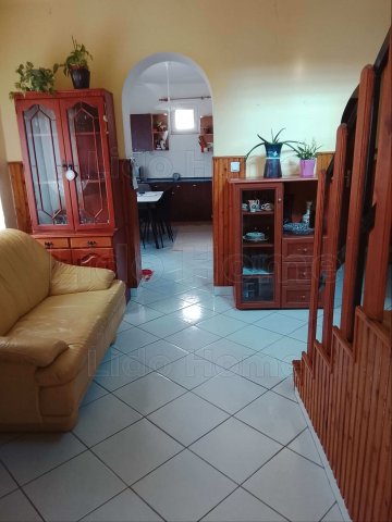 Eladó családi ház, Ácson 90 M Ft, 5 szobás