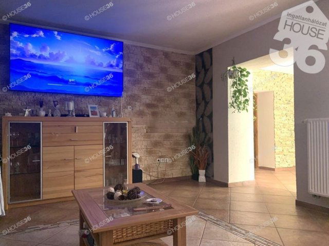Eladó családi ház, Hőgyészen 38 M Ft, 4 szobás