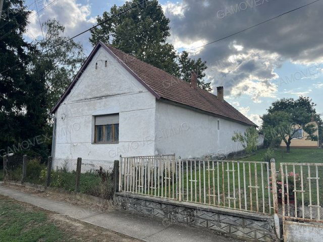Eladó családi ház, Vásárosdombón 14.99 M Ft, 2 szobás