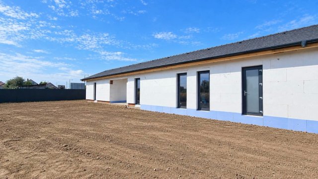 Eladó ikerház, Nyíregyházán 79 M Ft, 3 szobás