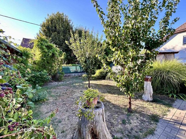 Eladó családi ház, Vácon 145 M Ft, 4+1 szobás