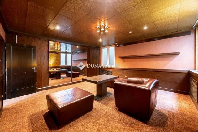 Eladó ipari ingatlan, Budapesten, II. kerületben 84.475 M Ft