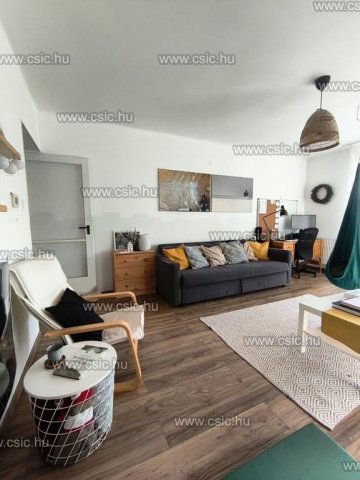 Eladó téglalakás, Herceghalomon 86.9 M Ft, 3 szobás