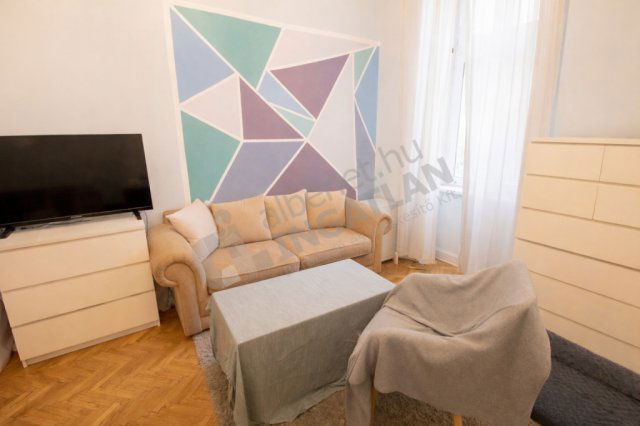 Eladó téglalakás, Budapesten, VIII. kerületben, Pál utcában