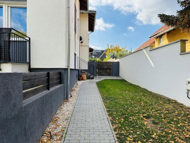 Eladó téglalakás, Dunakeszin 139.9 M Ft, 4 szobás