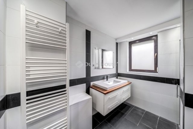 Eladó családi ház, Budaörsön 235 M Ft, 4 szobás