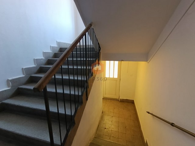 Eladó téglalakás, Pécsett 19.9 M Ft, 1 szobás