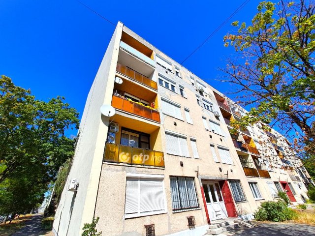 Eladó panellakás, Nagykőrösön 34.5 M Ft, 2 szobás