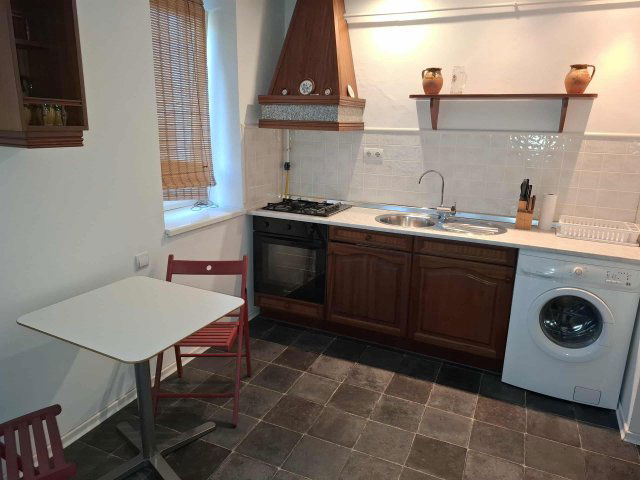 Kiadó családi ház, albérlet, Pécsett 160 E Ft / hó, 1 szobás