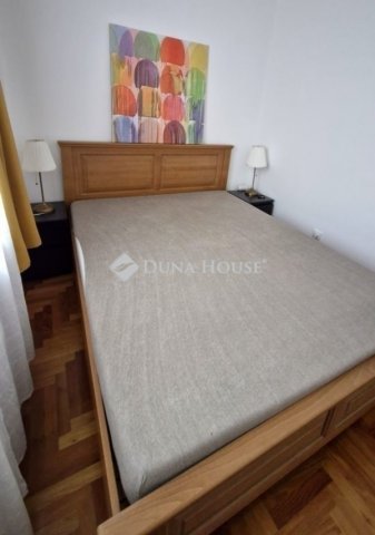 Eladó panellakás, Budapesten, III. kerületben 74.5 M Ft