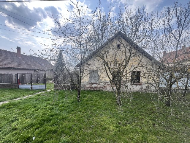 Eladó családi ház, Sarkadon 3.39 M Ft, 2 szobás