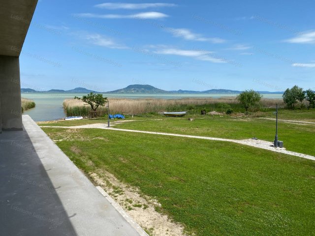 Eladó téglalakás, Balatonfenyvesen 71.5 M Ft, 2 szobás