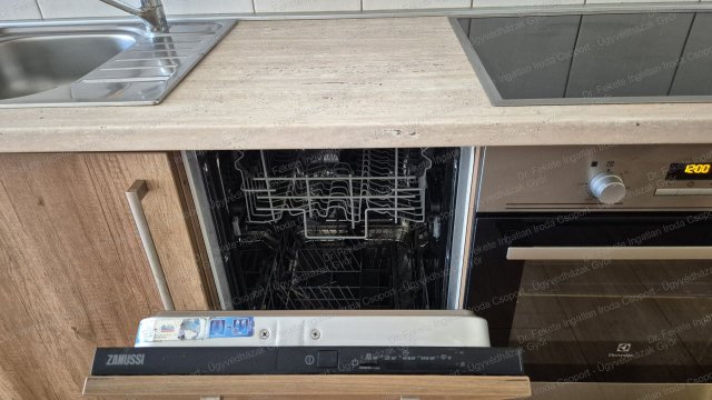 Kiadó téglalakás, albérlet, Győrött 170 E Ft / hó, 1+1 szobás