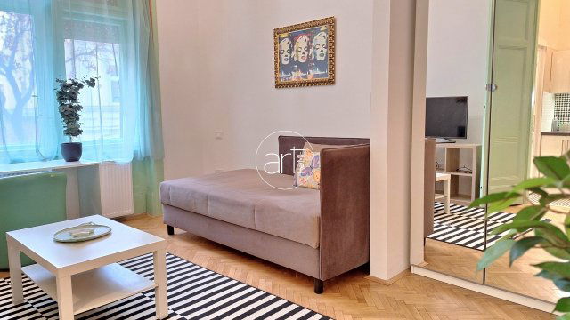 Kiadó téglalakás, albérlet, Szegeden, Vitéz utcában, 1 szobás
