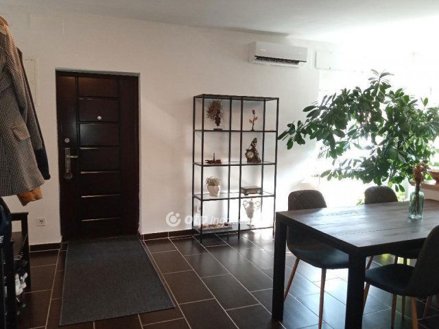 Eladó téglalakás, Veszprémben 79.5 M Ft, 3 szobás