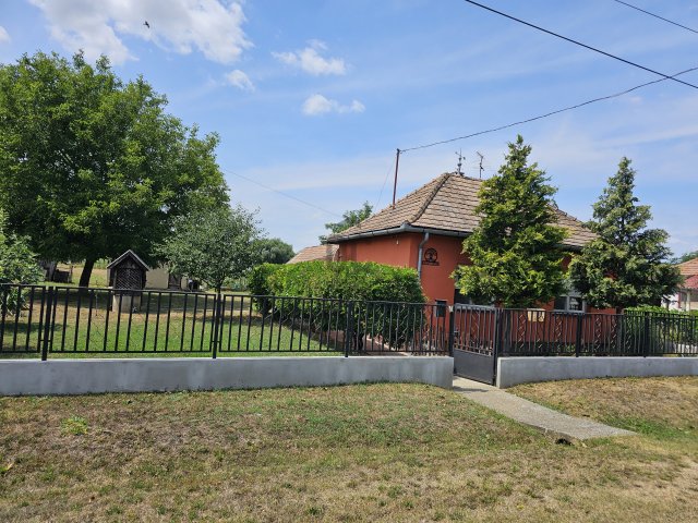 Eladó családi ház, Szőlősgyörökön 63.9 M Ft, 3 szobás