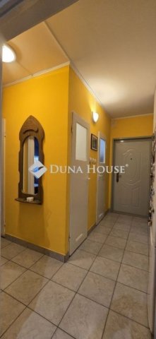 Eladó panellakás, Székesfehérvárott 49.99 M Ft, 2 szobás