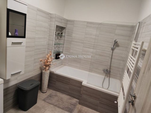 Eladó ikerház, Ócsán 97.9 M Ft, 4 szobás / költözzbe.hu